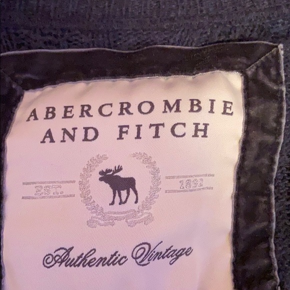 Sweater - Picture 4 of 4